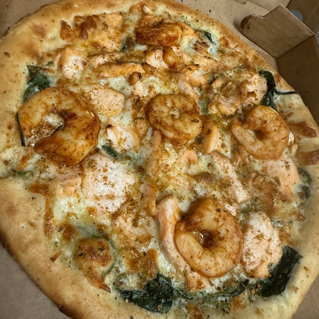 Salmon & Shrimp Pizza (X-Large (16") ).
