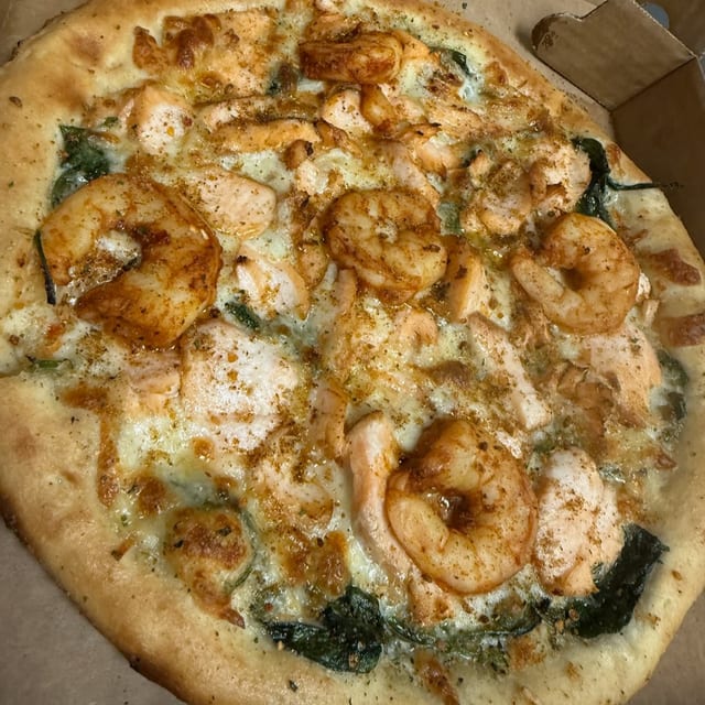 Salmon & Shrimp Pizza (Medium (12") ).